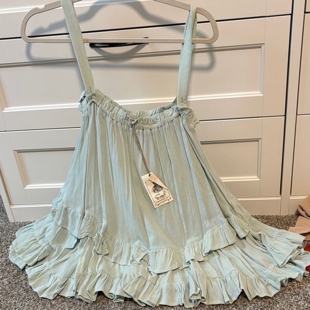 Easel Flowy Top